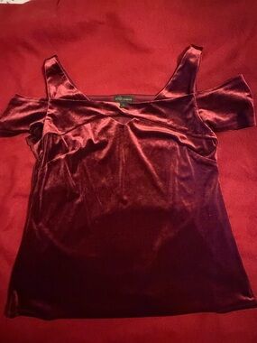NWOT BOLD elements Burgundy Velvet Cold-Shoulder Top